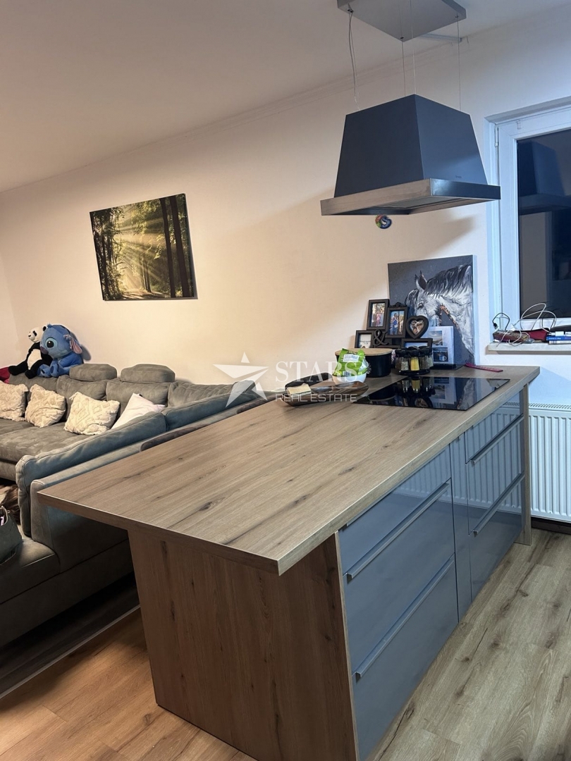 Fužine, družinska hiša s površino 150 m² in prostornim dvoriščem