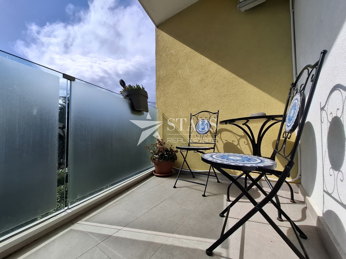 Rijeka, Srdoči – 2 spalnici + dnevna soba, 67.70 m², parkirno mesto