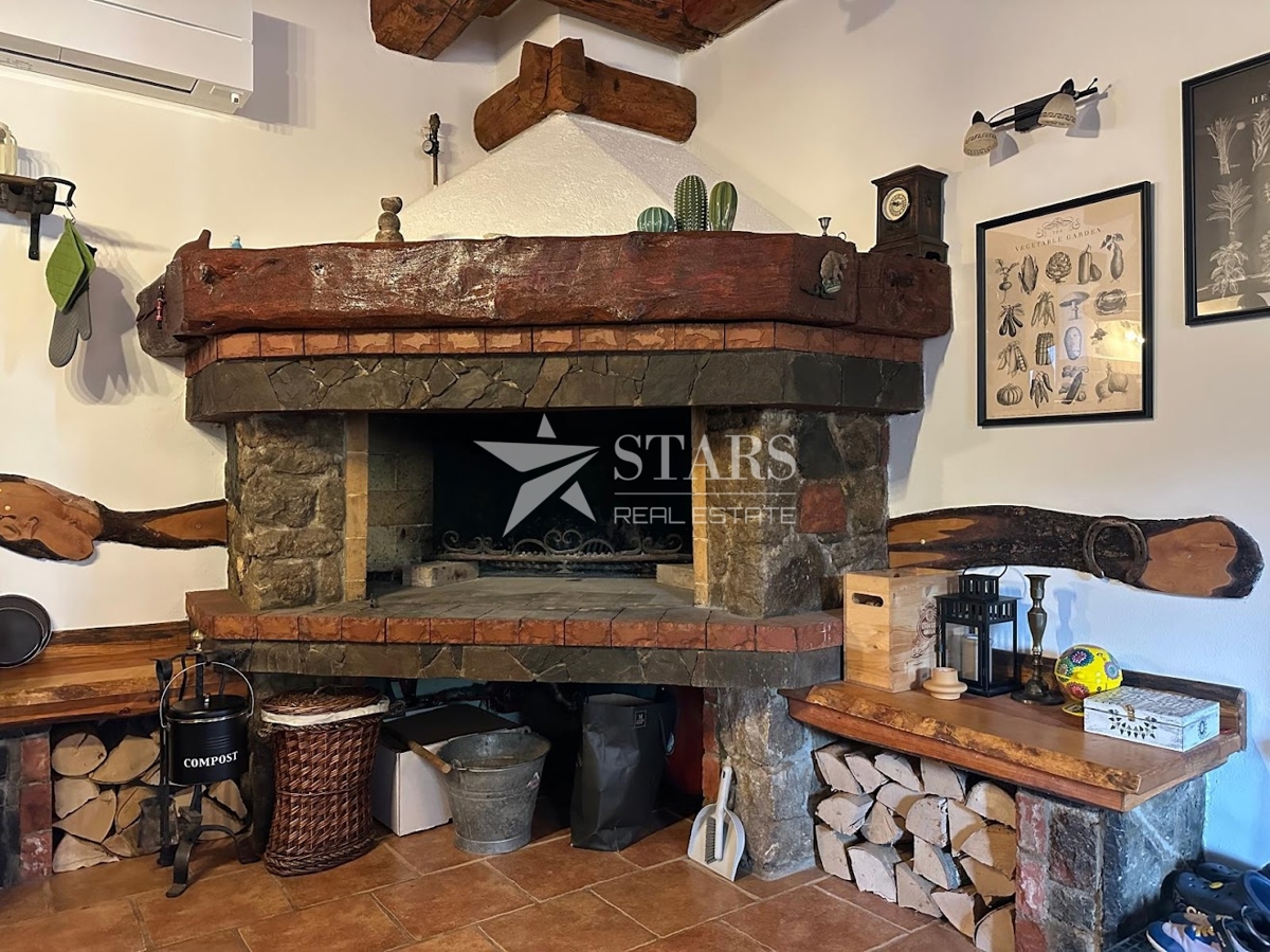 Gorski kotar, Delnice – Ekskluzivna ponudba samo pri nas! Avtohtona hiša s prostornim zemljiščem