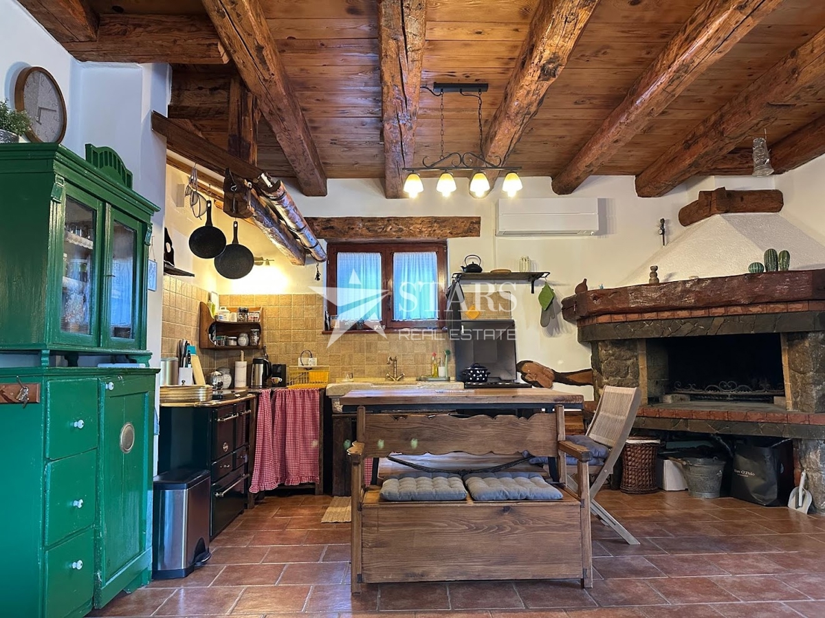 Gorski kotar, Delnice – Ekskluzivna ponudba samo pri nas! Avtohtona hiša s prostornim zemljiščem