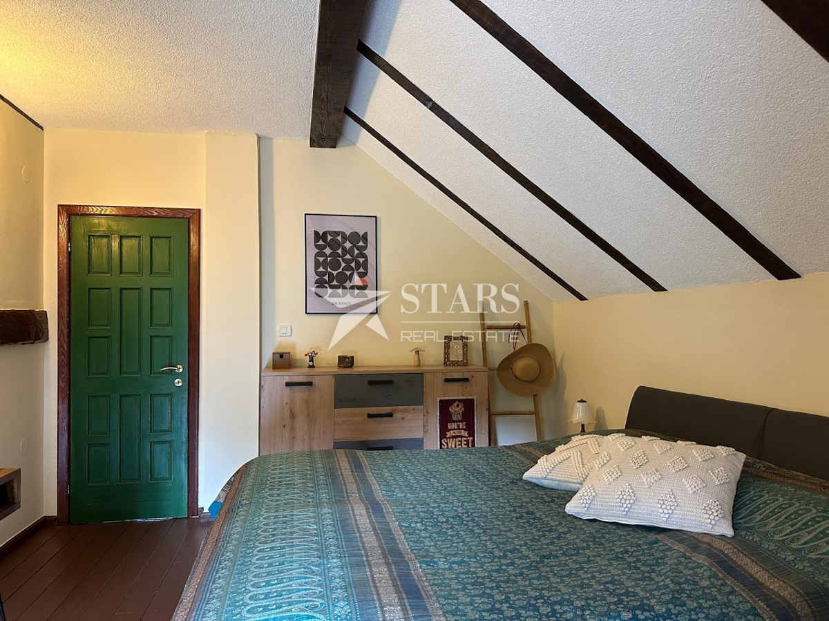 Gorski kotar, Delnice – Ekskluzivna ponudba samo pri nas! Avtohtona hiša s prostornim zemljiščem