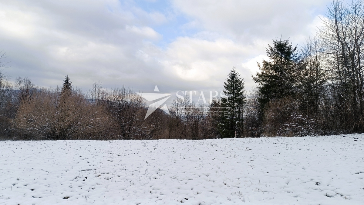 Ogulin - Zagorje, nezazidljiva parcela 12.937 m2