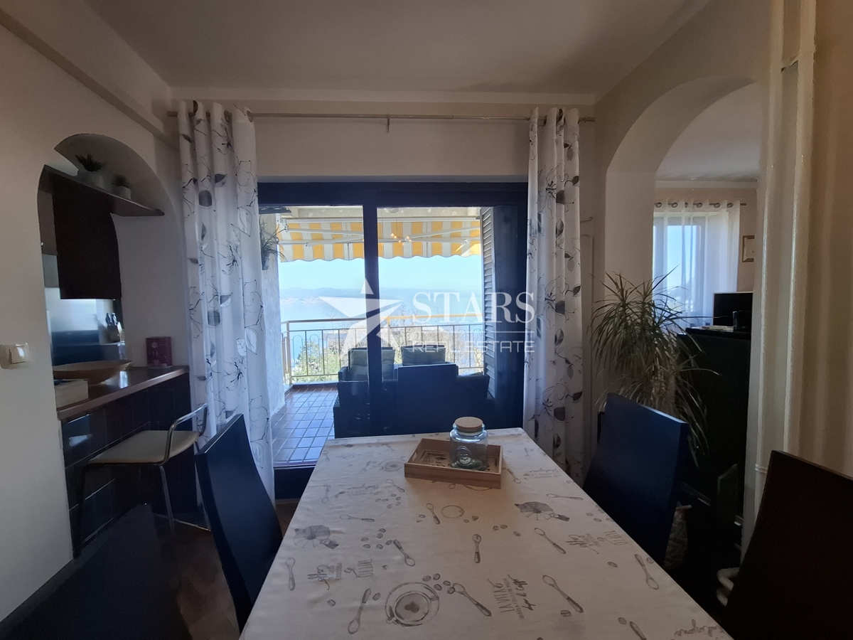 Opatija, stanovanje 101 m² s pogledom na morje in parkiriščem