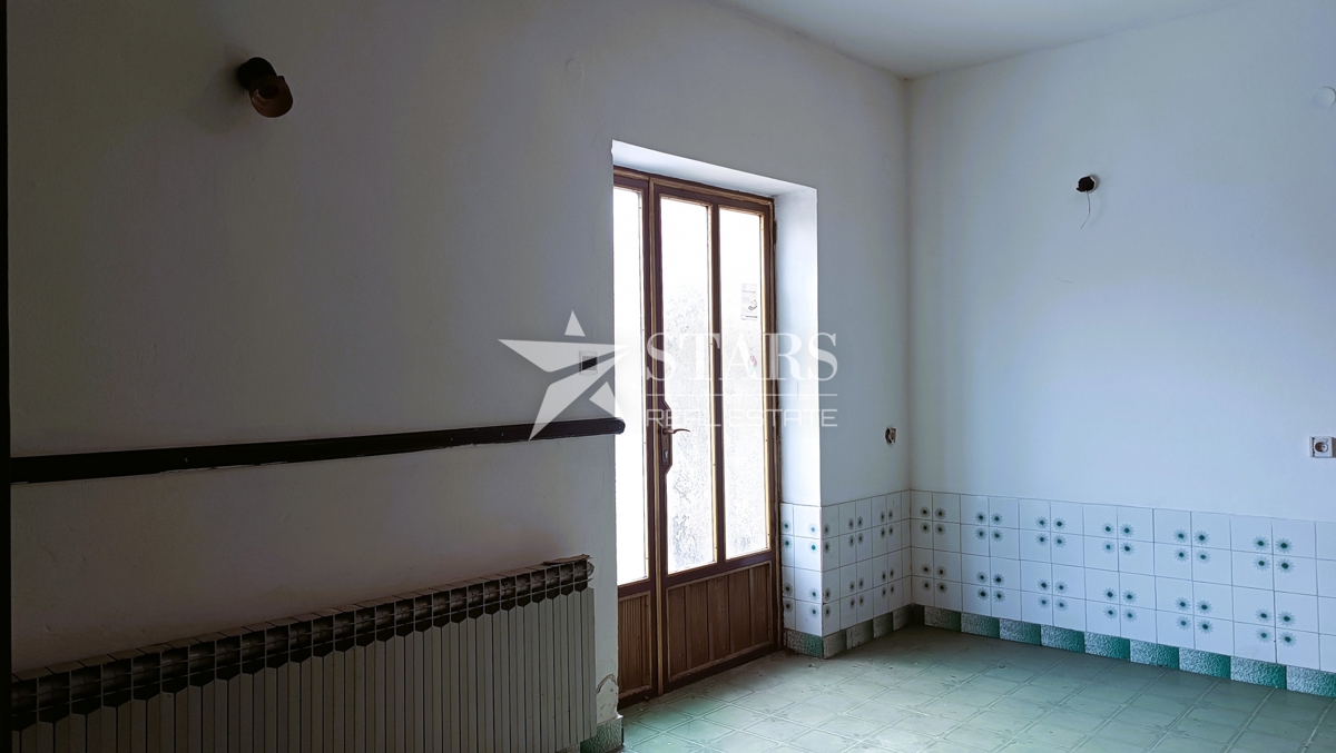 Ogulin - VEČNAMENSKA NEPREMIČNINA V MESTNEM CENTRU (290 m2)
