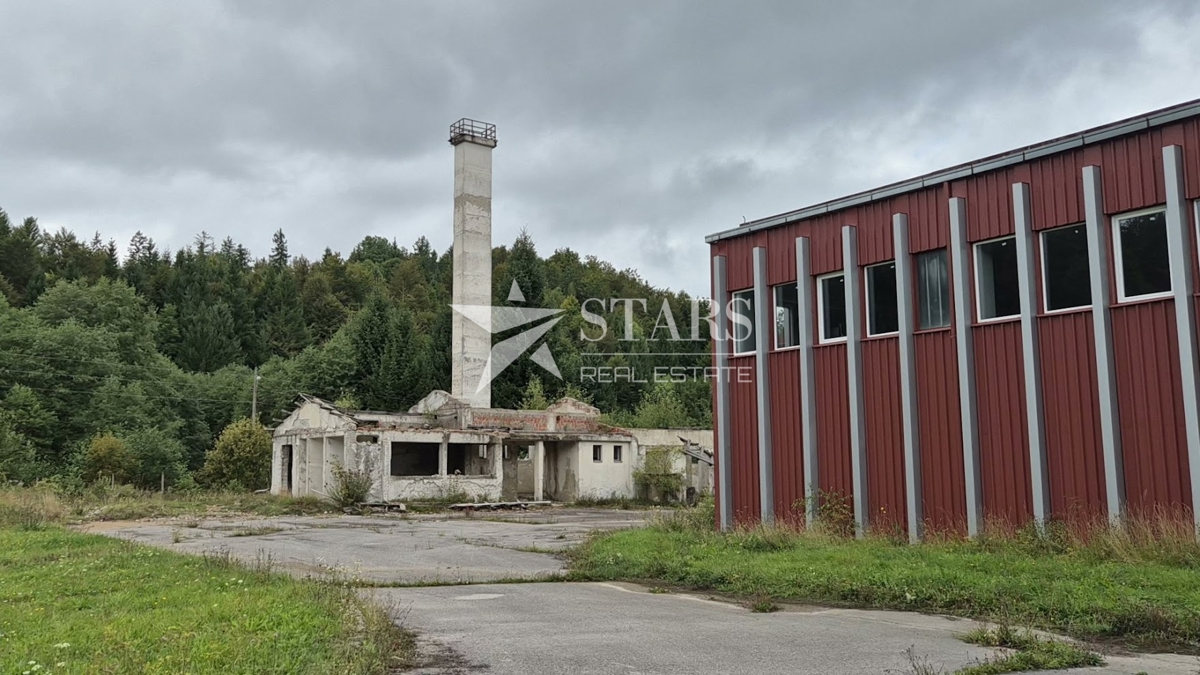 Gorski kotar, Tršće – Industrijska hala z velikim zemljiščem