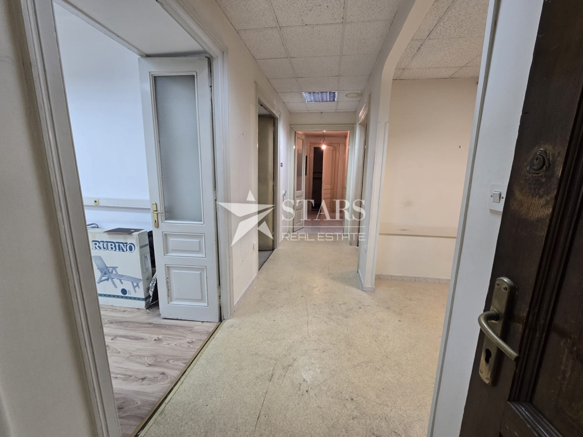 Rijeka, Center – Prostorno 4-sobno stanovanje z balkonom, 137 m²