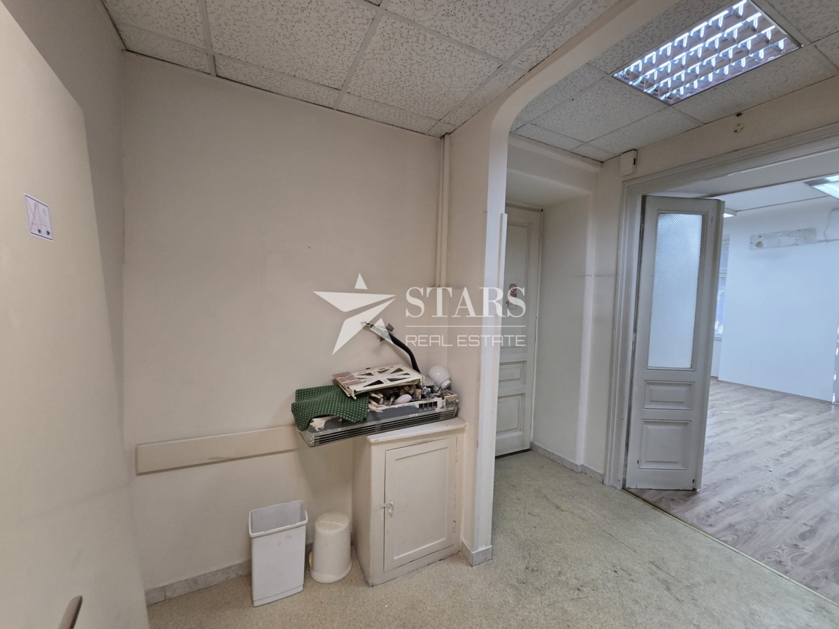 Rijeka, Center – Prostorno 4-sobno stanovanje z balkonom, 137 m²