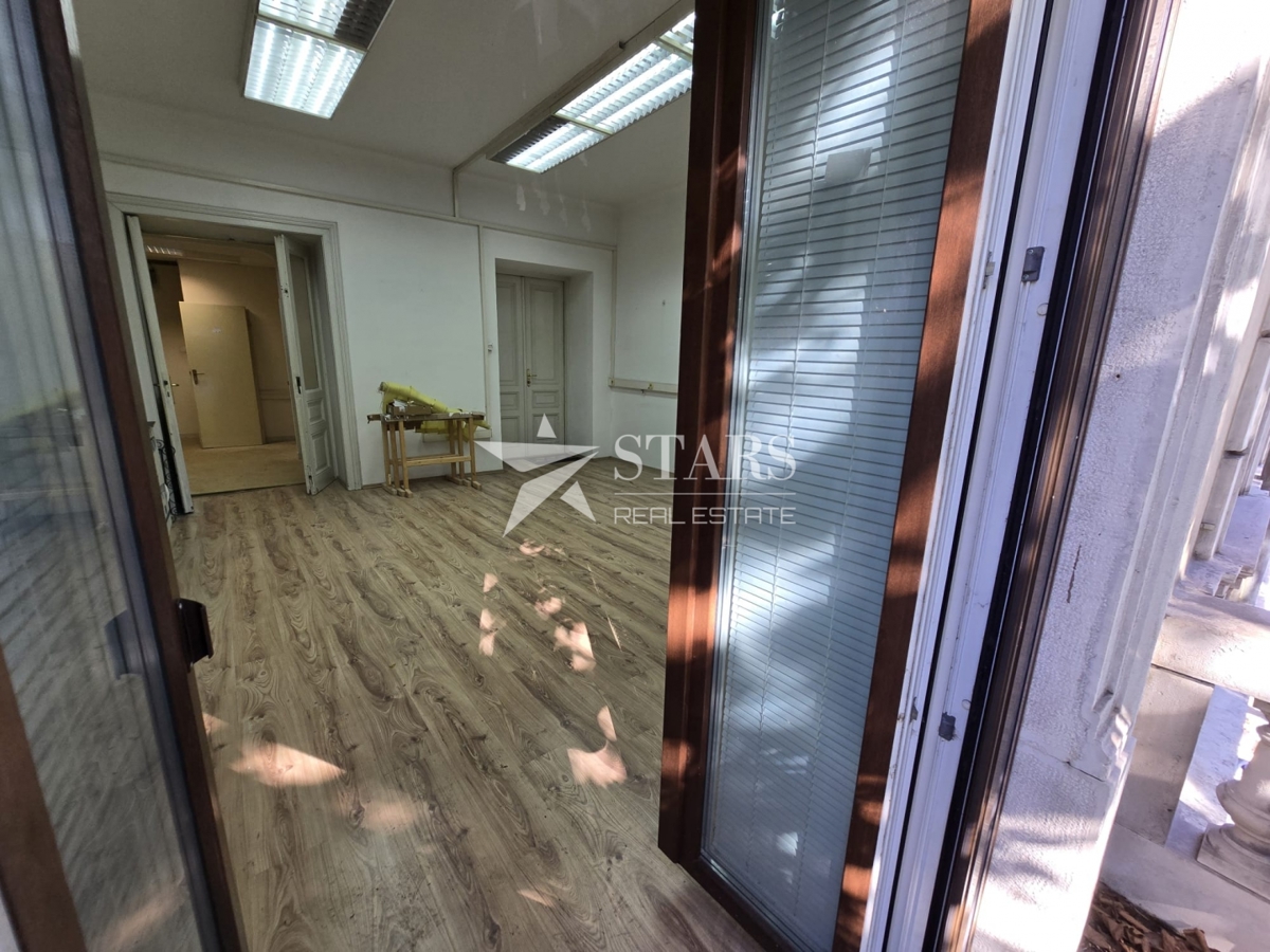 Rijeka, Center – Prostorno 4-sobno stanovanje z balkonom, 137 m²