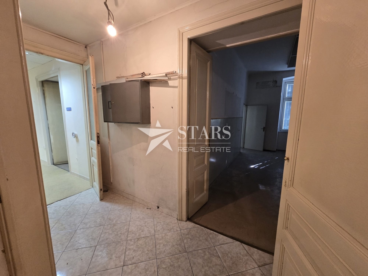 Rijeka, Center – Prostorno 4-sobno stanovanje z balkonom, 137 m²