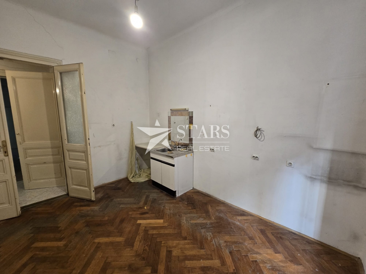 Rijeka, Center – Prostorno 4-sobno stanovanje z balkonom, 137 m²