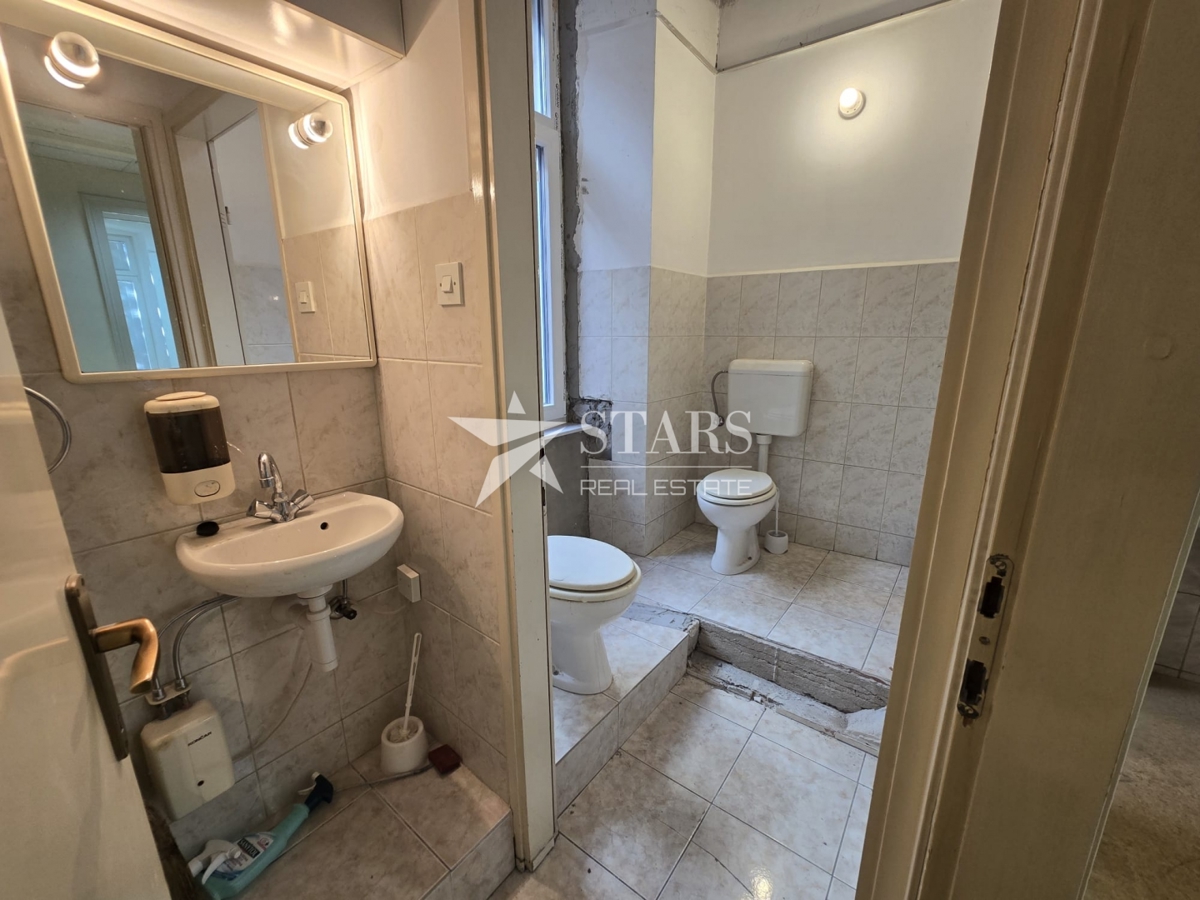 Rijeka, Center – Prostorno 4-sobno stanovanje z balkonom, 137 m²