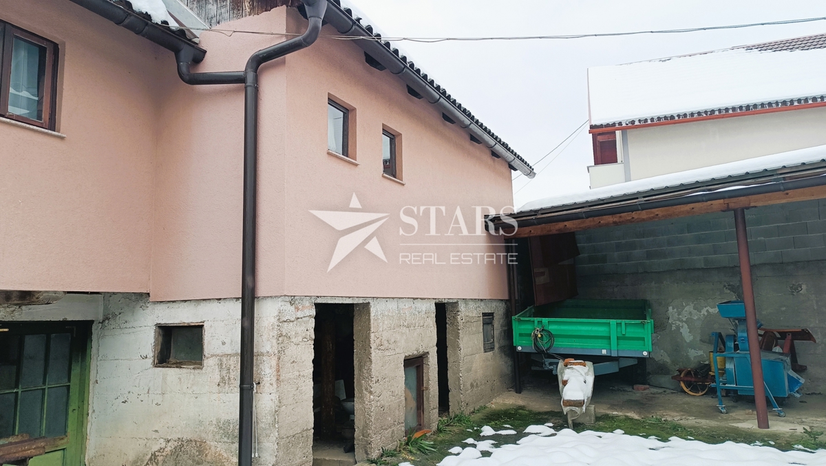 Ogulin - Hiša, vrt, dodatna hiša - takoj vseljivo!