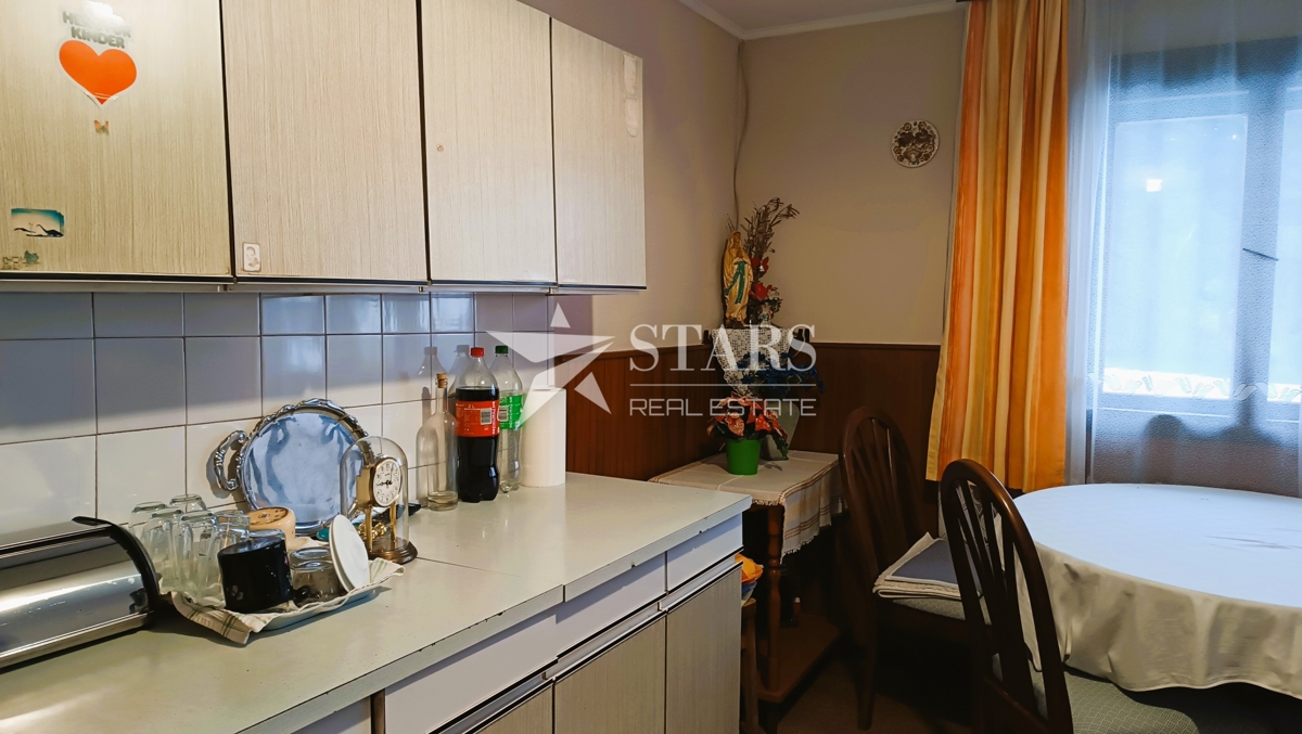 Ogulin - Hiša, vrt, dodatna hiša - takoj vseljivo!