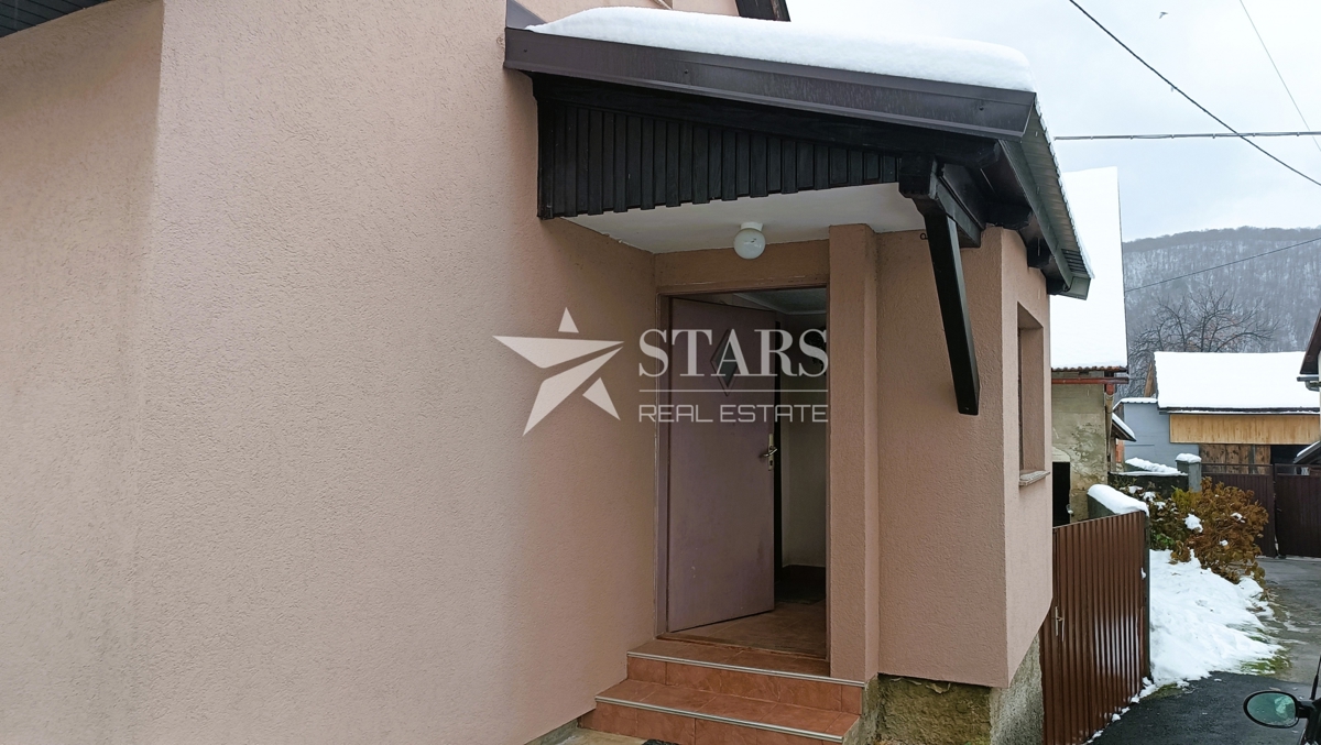 Ogulin - Hiša, vrt, dodatna hiša - takoj vseljivo!