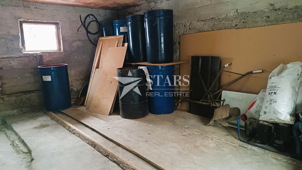 Ogulin - Hiša, vrt, dodatna hiša - takoj vseljivo!