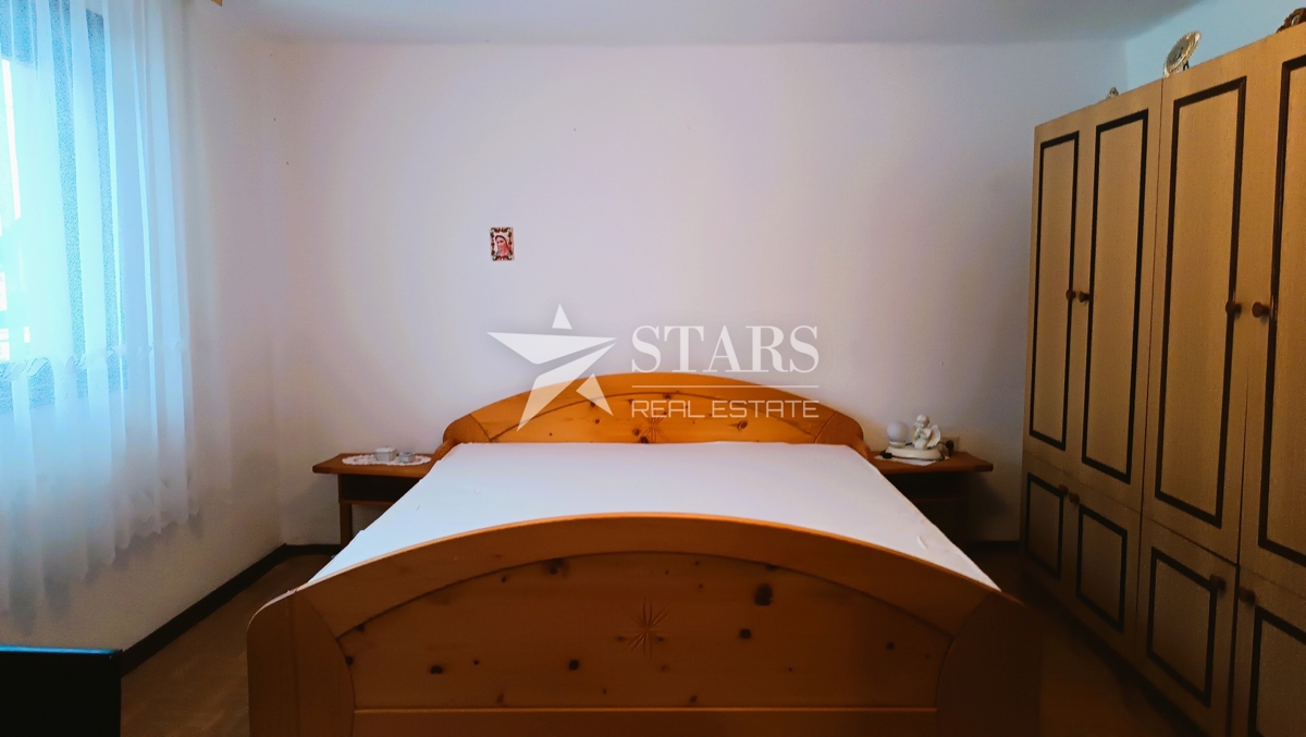 Ogulin - Hiša, vrt, dodatna hiša - takoj vseljivo!