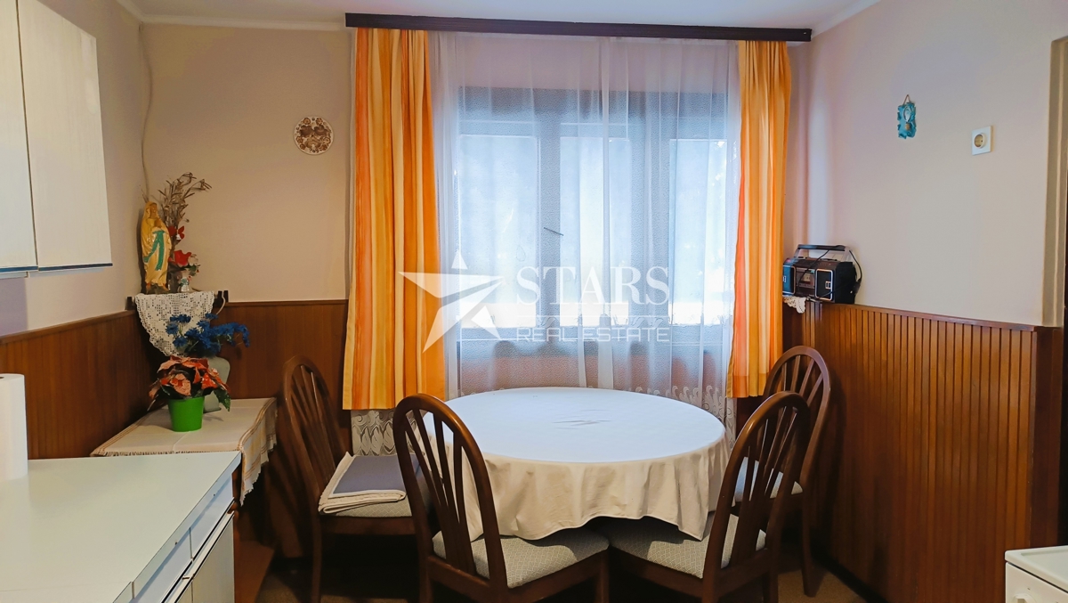 Ogulin - Hiša, vrt, dodatna hiša - takoj vseljivo!