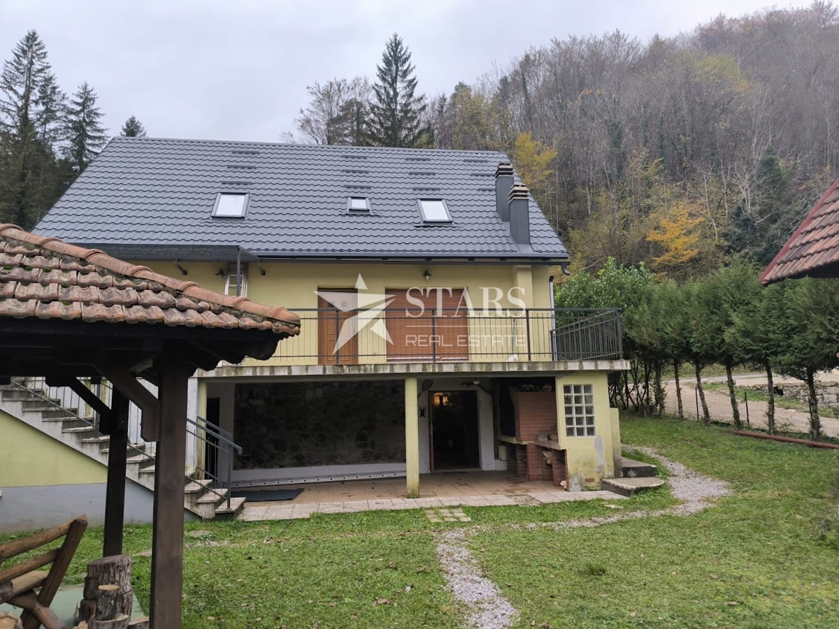 Hiša Grbajel, Delnice, 304m2