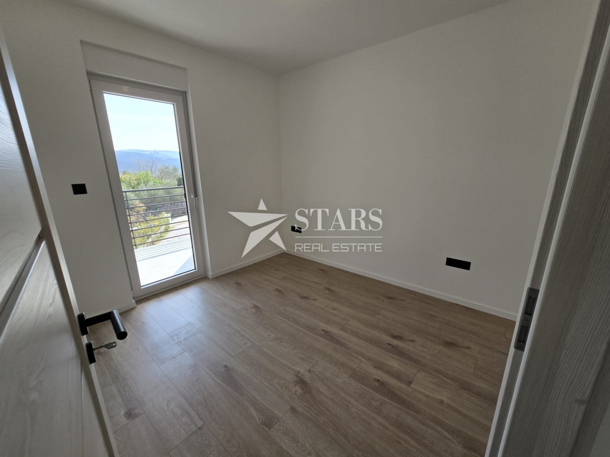 Otok Krk, Čižići, dvosobni apartma z dnevno sobo v novogradnji 