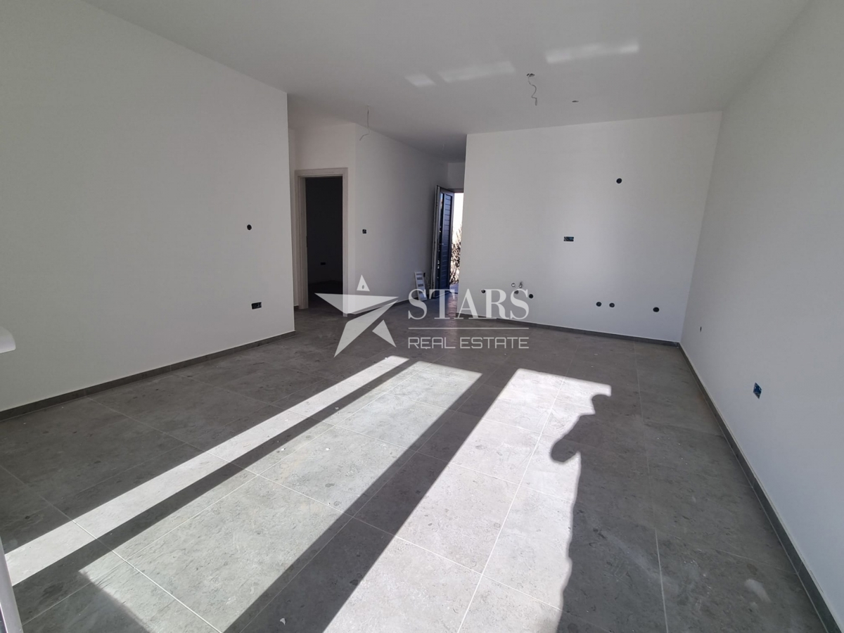 Otok Krk, Čižići, dvosobni apartma z dnevno sobo v novogradnji 