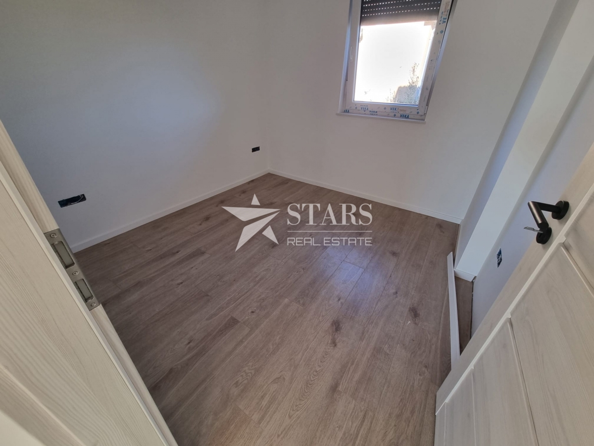 Otok Krk, Čižići, dvosobni apartma z dnevno sobo v novogradnji 