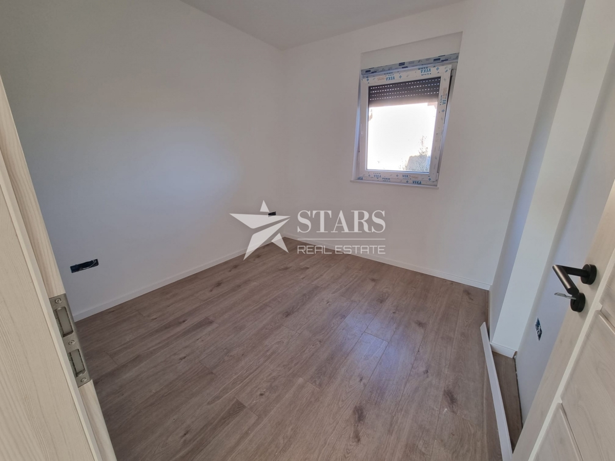 Otok Krk, Čižići, dvosobni apartma z dnevno sobo v novogradnji 