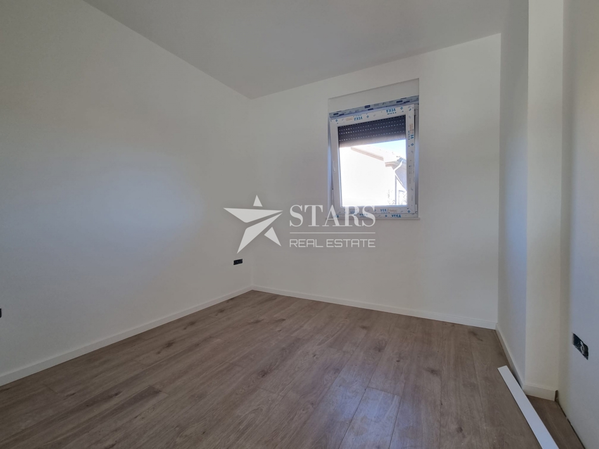 Otok Krk, Čižići, dvosobni apartma z dnevno sobo v novogradnji 