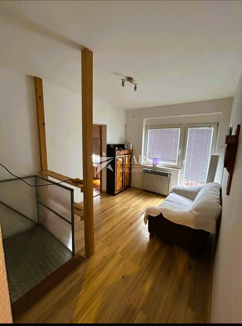 Vrbovsko - Lepa hiša z gospodarskim poslopjem in prostornim vrtom