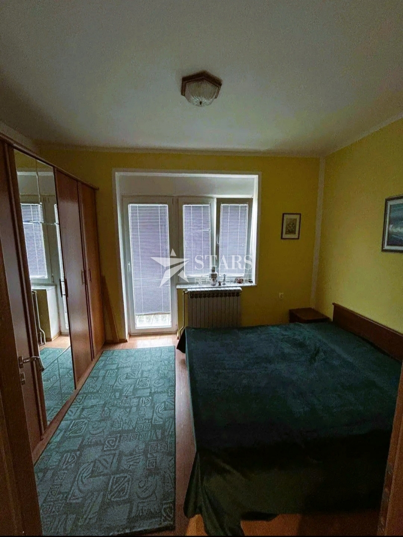 Vrbovsko - Lepa hiša z gospodarskim poslopjem in prostornim vrtom