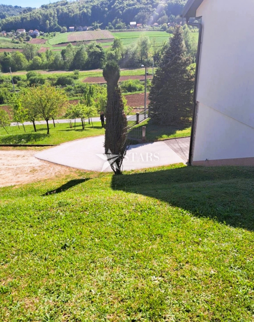 Duga Resa - Zazidljivo zemljišče s panoramskim pogledom na Mrežnico