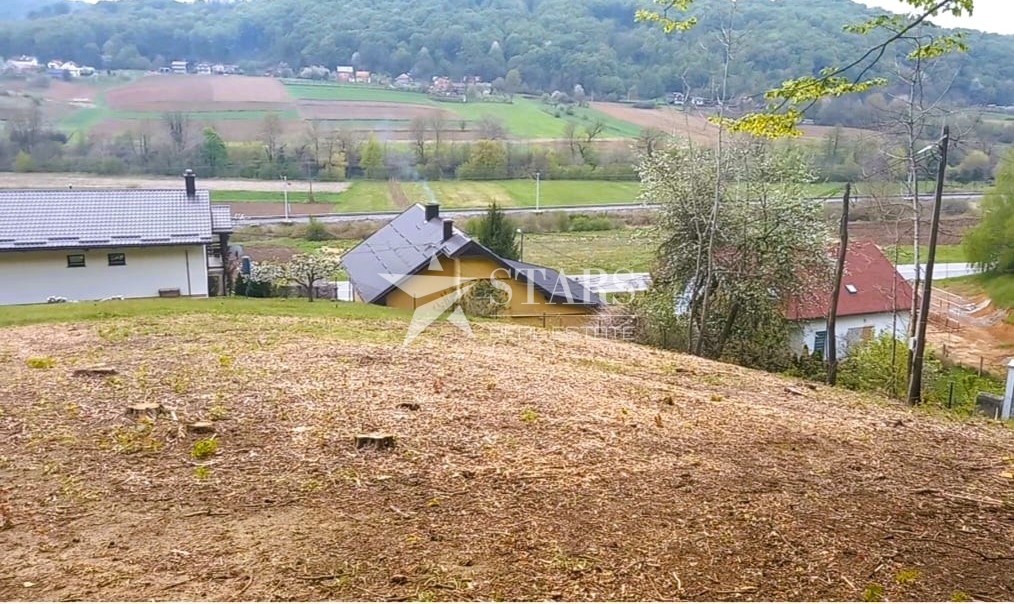 Duga Resa - Zazidljivo zemljišče s panoramskim pogledom na Mrežnico