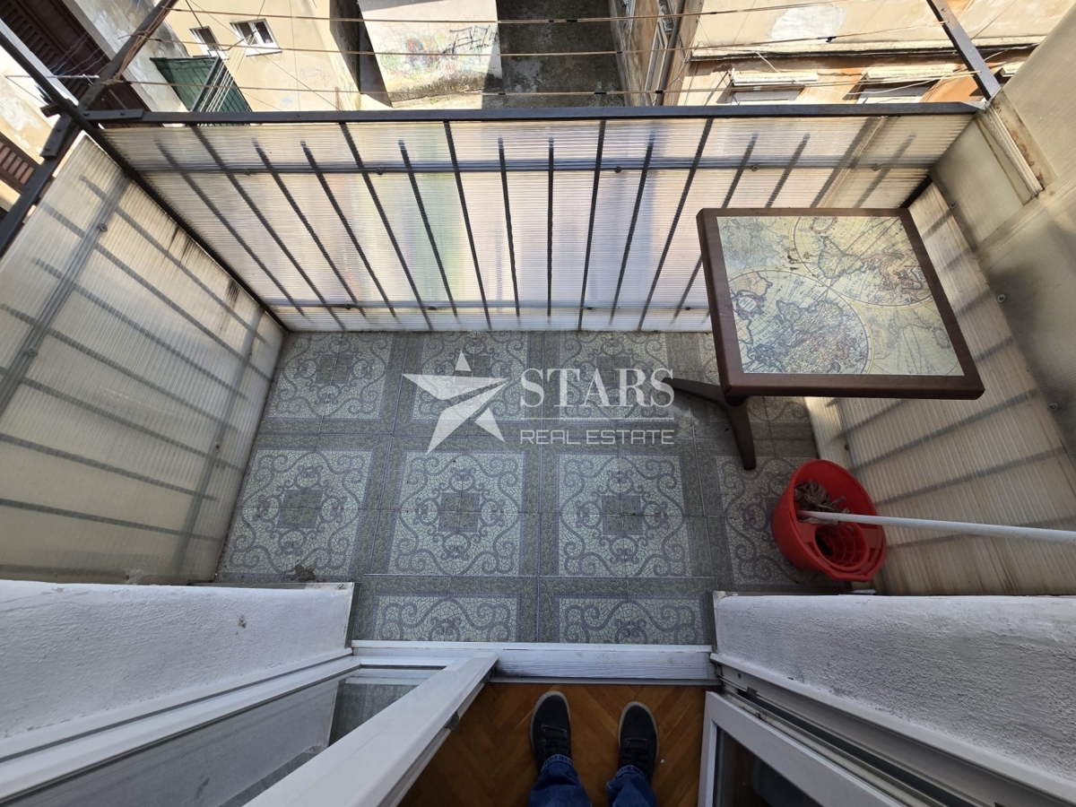 Rijeka, Mlaka – Prostorno 2-sobno stanovanje z dnevno sobo, balkonom in pogledom na morje