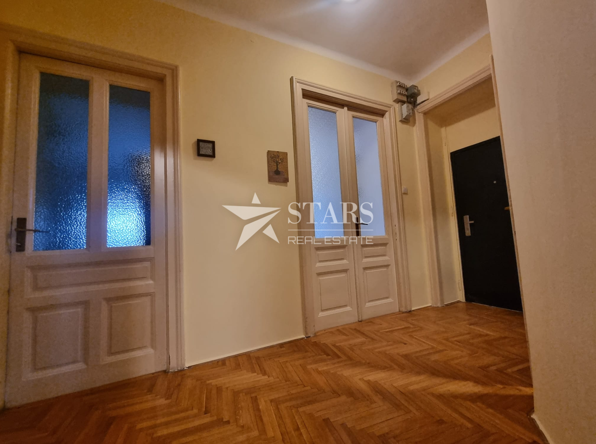 Rijeka, Mlaka – Prostorno 2-sobno stanovanje z dnevno sobo, balkonom in pogledom na morje