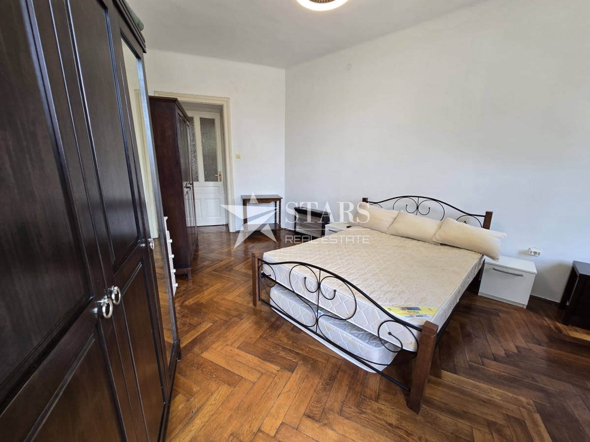 Rijeka, Mlaka – Prostorno 2-sobno stanovanje z dnevno sobo, balkonom in pogledom na morje