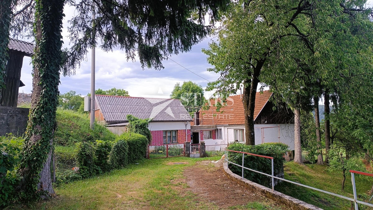 Ogulin - Čudovita enonadstropna hiša, obdana z naravo