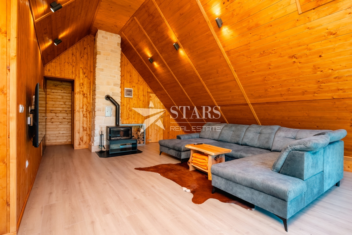 Gorski kotar, Mrkopalj – Samostojna hiša z velikim zemljiščem