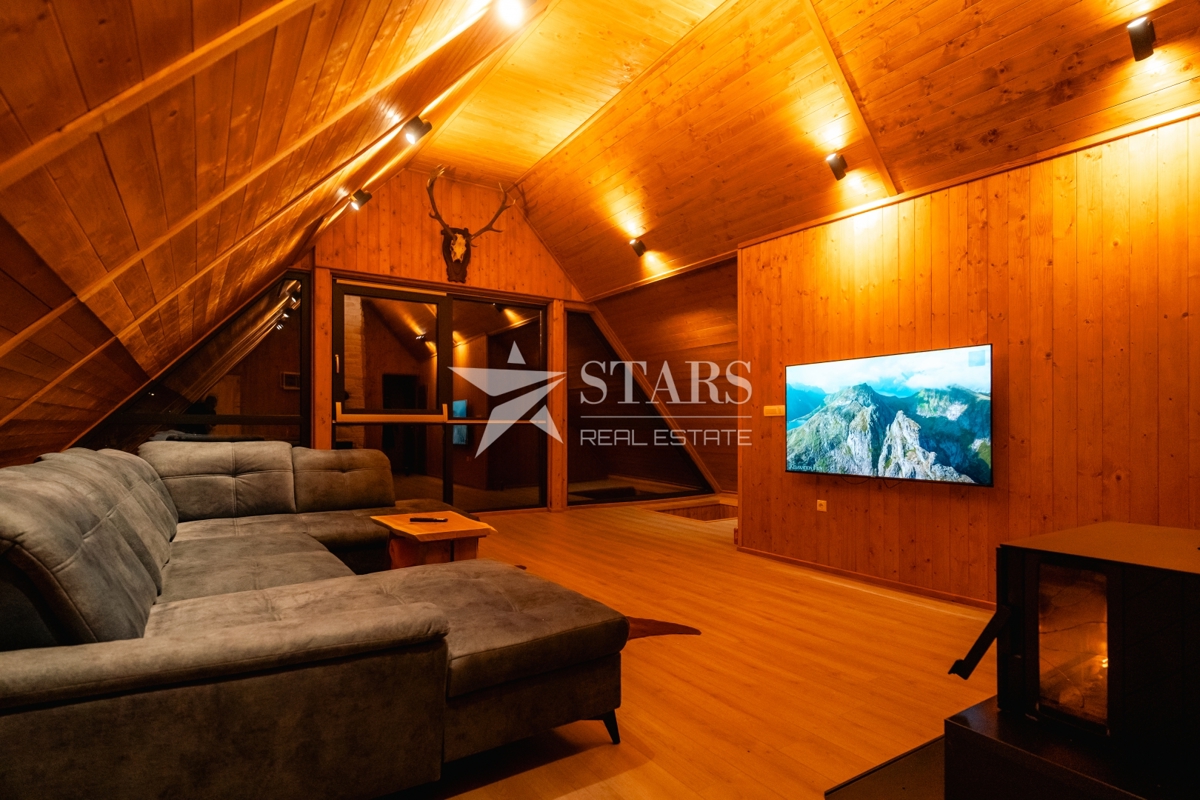 Gorski kotar, Mrkopalj – Samostojna hiša z velikim zemljiščem