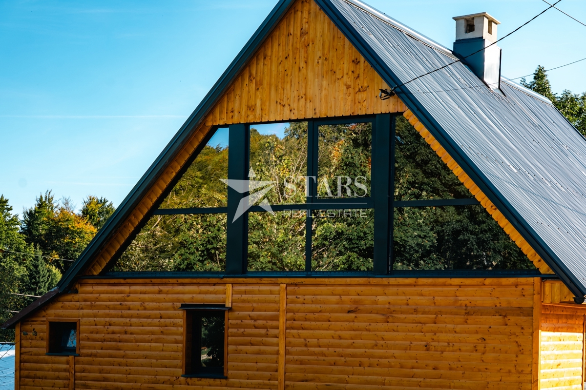 Gorski kotar, Mrkopalj – Samostojna hiša z velikim zemljiščem