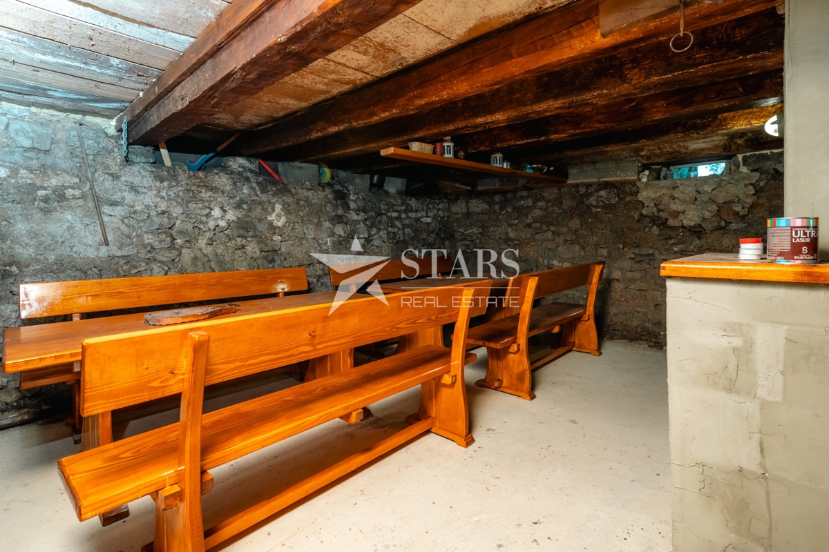 Gorski kotar, Mrkopalj – Samostojna hiša z velikim zemljiščem