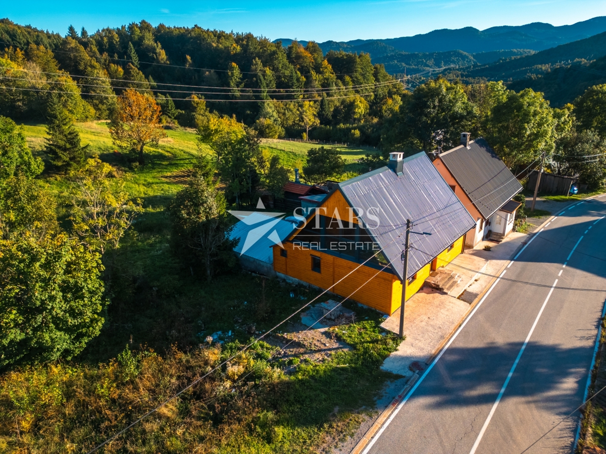 Gorski kotar, Mrkopalj – Samostojna hiša z velikim zemljiščem