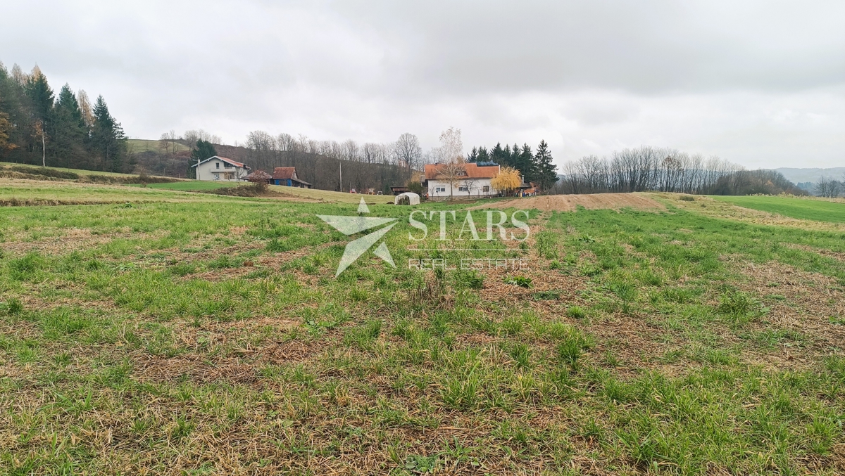 Barilović - Zemljišče v gradbeni coni 2 485 m2