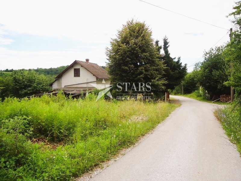 Karlovac - Zemljišče s projektom in gradbenim dovoljenjem