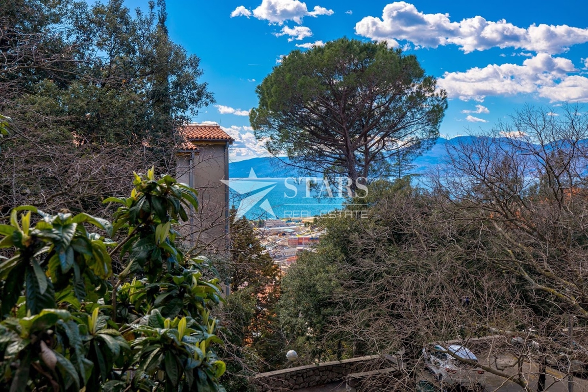 Rijeka, Bulevard – Stanovanje 81 m² z Balkonom in Pogledom na Morje