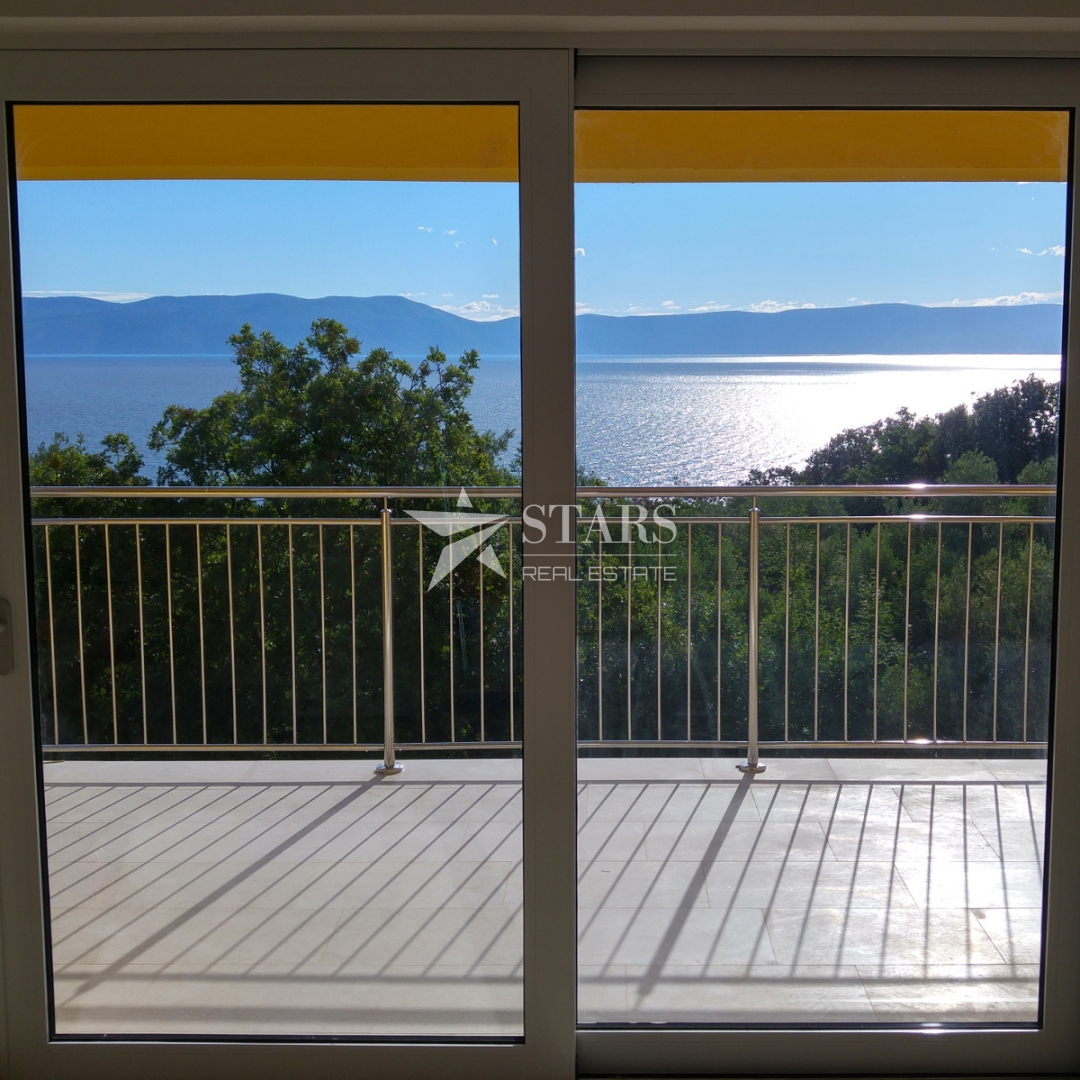 Istra, Labin – Apartmajska hiša z bazenom in panoramskim pogledom na morje