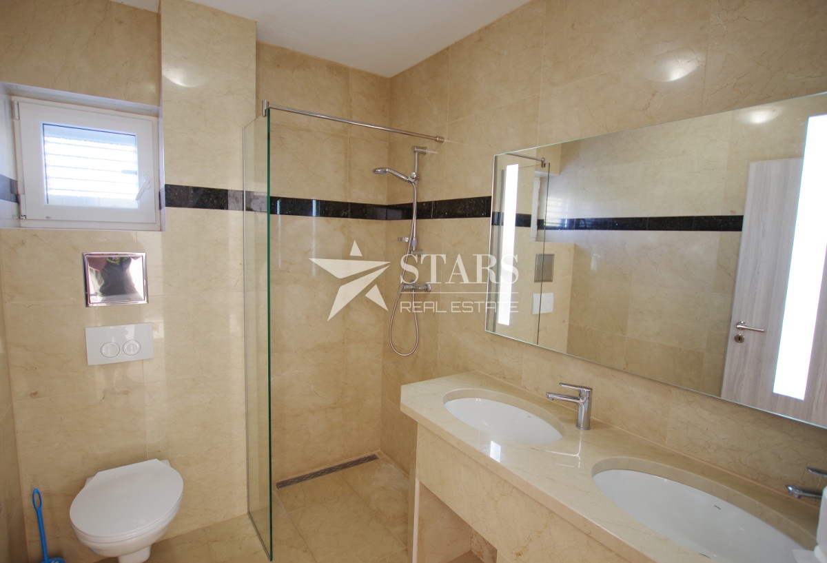 Istra, Labin – Apartmajska hiša z bazenom in panoramskim pogledom na morje