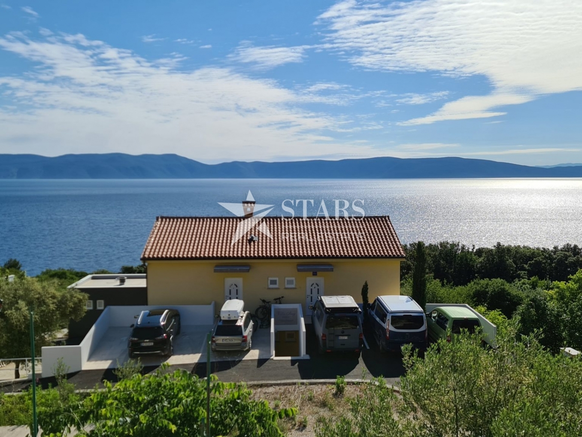 Istra, Labin – Apartmajska hiša z bazenom in panoramskim pogledom na morje