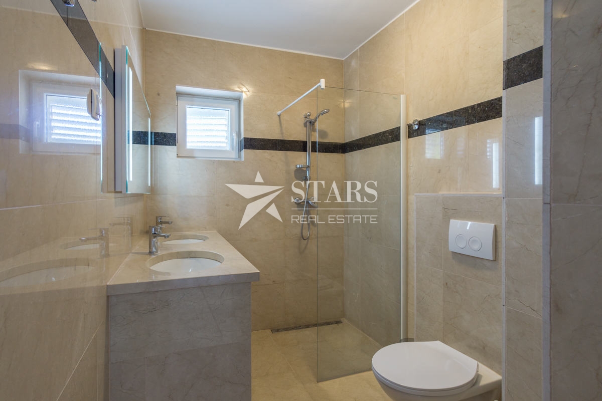 Istra, Labin – Apartmajska hiša z bazenom in panoramskim pogledom na morje