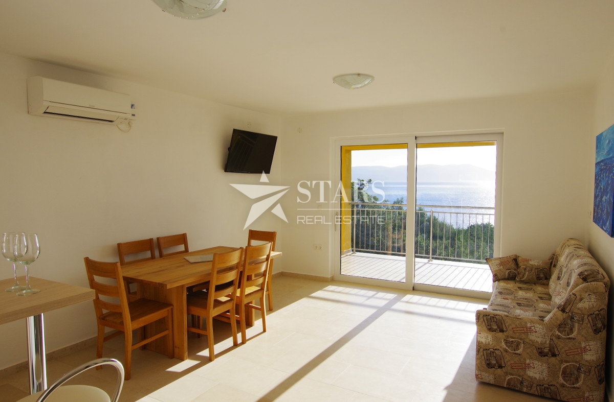 Istra, Labin – Apartmajska hiša z bazenom in panoramskim pogledom na morje