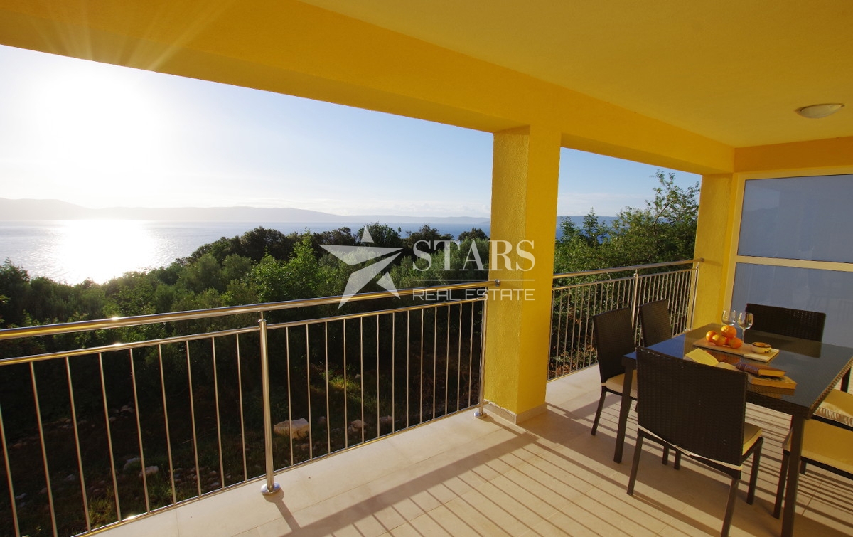 Istra, Labin – Apartmajska hiša z bazenom in panoramskim pogledom na morje