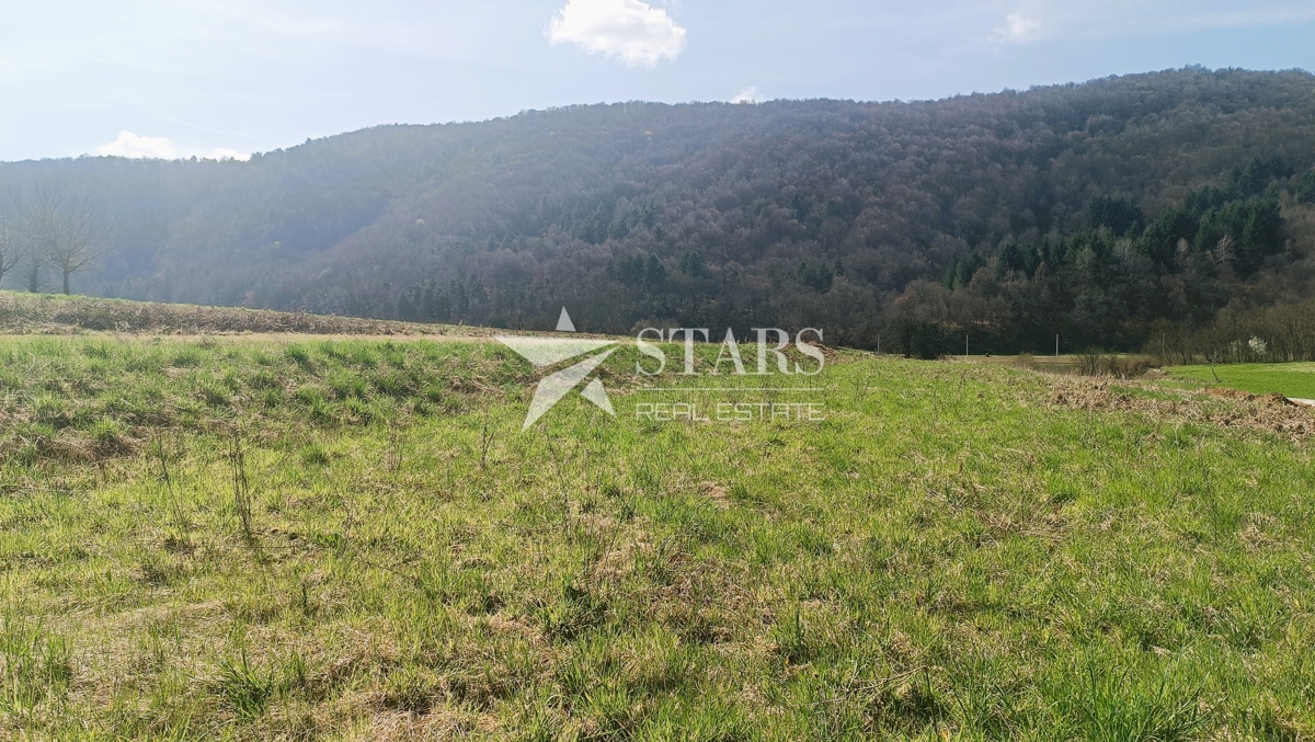 Ogulin - Na prodaj je gradbeno zemljišče s skupno površino 1.282 m².